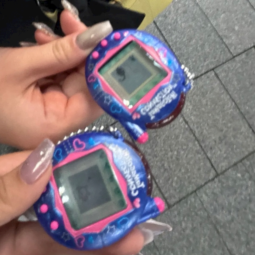 c0m5muu9bbxunrv0gai_l-jpg